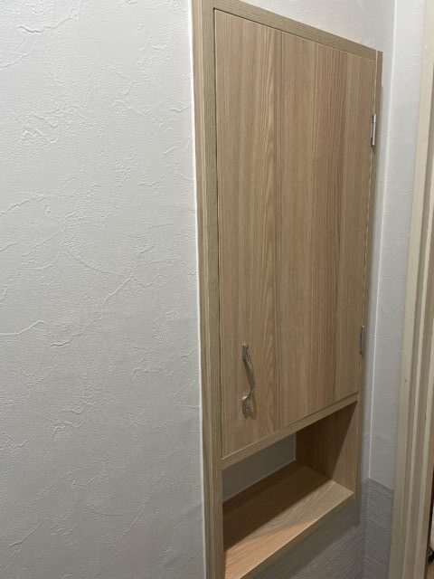トイレ埋込収納
